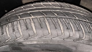 Used 2018 Renault Kwid [2015-2019] 1.0 RXT AMT Petrol Automatic tyres LEFT FRONT TYRE TREAD VIEW