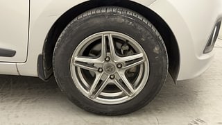 Used 2016 Hyundai Grand i10 [2013-2017] Asta (O) AT 1.2 kappa VTVT Petrol Automatic tyres RIGHT FRONT TYRE RIM VIEW