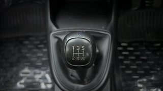 Used 2022 Hyundai Grand i10 Nios Magna Corp Edition Petrol Petrol Manual interior GEAR  KNOB VIEW