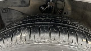 Used 2013 Honda Amaze [2013-2016] 1.2 S AT i-VTEC Petrol Automatic tyres LEFT FRONT TYRE TREAD VIEW