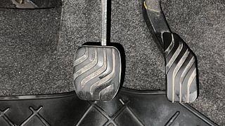 Used 2021 Renault Kwid [2020-2022] NEOTECH 1.0 RXL AMT Petrol Automatic interior PEDALS VIEW