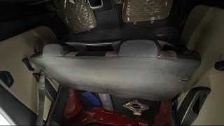 Used 2014 Hyundai Eon [2011-2018] Magna Petrol Manual top_features Folding rear seat