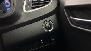 Used 2018 Maruti Suzuki Baleno [2015-2019] Zeta Petrol Petrol Manual top_features Keyless start