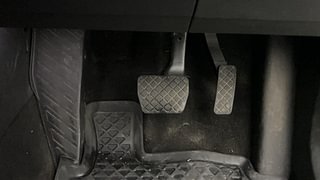 Used 2018 Volkswagen Tiguan [2017-2020] Comfortline TDI Diesel Automatic interior PEDALS VIEW