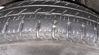 Used 2019 Renault Kwid [2017-2019] CLIMBER 1.0 AMT Petrol Automatic tyres RIGHT REAR TYRE TREAD VIEW