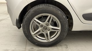 Used 2016 Hyundai Grand i10 [2013-2017] Asta (O) AT 1.2 kappa VTVT Petrol Automatic tyres RIGHT REAR TYRE RIM VIEW