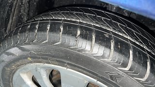 Used 2018 Maruti Suzuki Baleno [2015-2019] Zeta Petrol Petrol Manual tyres RIGHT FRONT TYRE TREAD VIEW