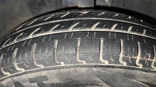 Used 2018 Renault Kwid [2017-2019] CLIMBER 1.0 AMT Petrol Automatic tyres RIGHT FRONT TYRE TREAD VIEW