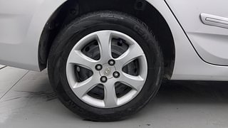 Used 2014 Hyundai Verna [2011-2015] Fluidic 1.4 VTVT Petrol Manual tyres RIGHT REAR TYRE RIM VIEW