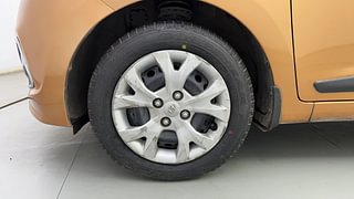Used 2015 Hyundai Grand i10 Sportz 1.2 Kappa VTVT Petrol Manual tyres LEFT FRONT TYRE RIM VIEW