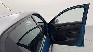 Used 2021 Renault Kwid [2020-2022] NEOTECH 1.0 RXL AMT Petrol Automatic interior RIGHT FRONT DOOR OPEN VIEW