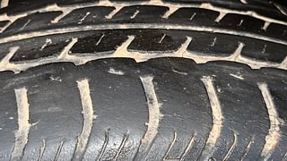 Used 2017 Maruti Suzuki Wagon R 1.0 [2015-2019] VXI AMT Petrol Automatic tyres RIGHT FRONT TYRE TREAD VIEW