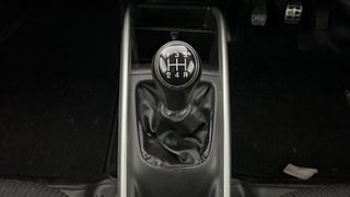 Used 2018 Maruti Suzuki Baleno [2015-2019] Zeta Petrol Petrol Manual interior GEAR  KNOB VIEW