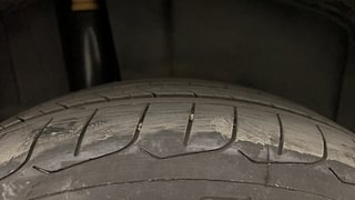 Used 2014 Maruti Suzuki Ertiga [2012-2015] ZXi Petrol Manual tyres RIGHT REAR TYRE TREAD VIEW