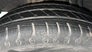 Used 2021 Renault Kwid [2020-2022] NEOTECH 1.0 RXL AMT Petrol Automatic tyres RIGHT REAR TYRE TREAD VIEW