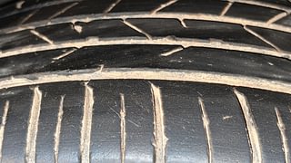 Used 2021 Hyundai Venue [2019-2022] SX 1.0  Turbo iMT Petrol Manual tyres RIGHT FRONT TYRE TREAD VIEW