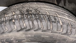 Used 2018 Renault Kwid [2015-2019] 1.0 RXT AMT Petrol Automatic tyres RIGHT REAR TYRE TREAD VIEW