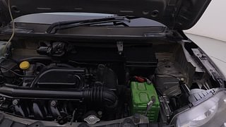 Used 2018 Renault Kwid [2015-2019] 1.0 RXT AMT Petrol Automatic engine ENGINE LEFT SIDE HINGE & APRON VIEW
