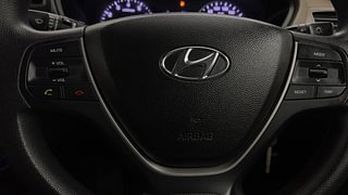 Used 2016 Hyundai Elite i20 [2014-2018] Sportz 1.2 Petrol Manual top_features Steering mounted controls
