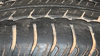 Used 2017 Maruti Suzuki Wagon R 1.0 [2015-2019] VXI AMT Petrol Automatic tyres RIGHT REAR TYRE TREAD VIEW