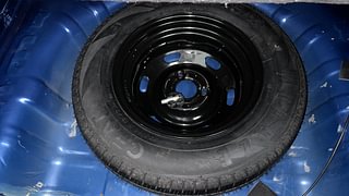 Used 2018 Renault Kwid [2017-2019] CLIMBER 1.0 AMT Petrol Automatic tyres SPARE TYRE VIEW