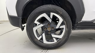 Used 2021 Nissan Magnite XV Petrol Manual tyres RIGHT REAR TYRE RIM VIEW
