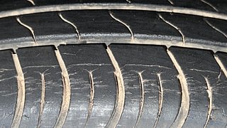 Used 2021 maruti-suzuki S-Presso VXI Plus Petrol Manual tyres LEFT FRONT TYRE TREAD VIEW