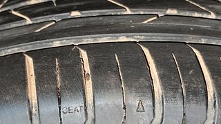 Used 2021 Hyundai Venue [2019-2022] SX 1.0  Turbo iMT Petrol Manual tyres RIGHT REAR TYRE TREAD VIEW
