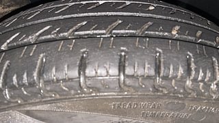Used 2019 Renault Kwid [2017-2019] CLIMBER 1.0 AMT Petrol Automatic tyres RIGHT FRONT TYRE TREAD VIEW