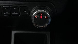 Used 2018 Renault Kwid [2017-2019] CLIMBER 1.0 AMT Petrol Automatic interior GEAR  KNOB VIEW
