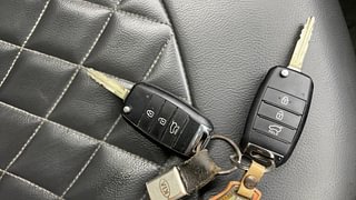 Used 2020 Kia Seltos HTK D Diesel Manual extra CAR KEY VIEW
