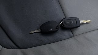 Used 2016 Renault Kwid [2015-2019] RXT Petrol Manual extra CAR KEY VIEW
