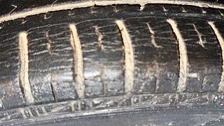 Used 2014 Hyundai Eon [2011-2018] Magna Petrol Manual tyres LEFT FRONT TYRE TREAD VIEW