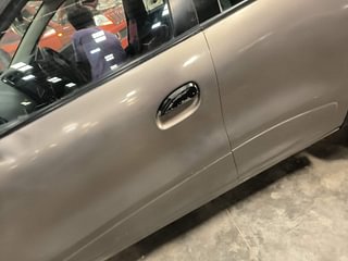 Used 2018 Renault Kwid [2015-2019] 1.0 RXT AMT Petrol Automatic dents MINOR SCRATCH