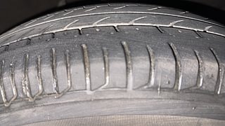 Used 2016 hyundai i10 Sportz 1.1 Petrol Petrol Manual tyres RIGHT FRONT TYRE TREAD VIEW