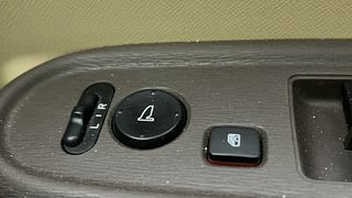 Used 2013 Honda Amaze [2013-2016] 1.2 S AT i-VTEC Petrol Automatic top_features Adjustable ORVM