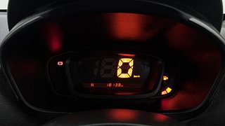 Used 2018 Renault Kwid [2017-2019] CLIMBER 1.0 AMT Petrol Automatic interior CLUSTERMETER VIEW