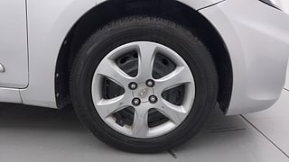 Used 2014 Hyundai Verna [2011-2015] Fluidic 1.4 VTVT Petrol Manual tyres RIGHT FRONT TYRE RIM VIEW