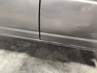 Used 2018 Renault Kwid [2015-2019] 1.0 RXT AMT Petrol Automatic dents MINOR DENT