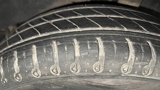 Used 2021 Renault Kwid [2020-2022] NEOTECH 1.0 RXL AMT Petrol Automatic tyres LEFT REAR TYRE TREAD VIEW