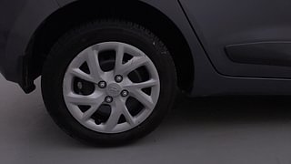Used 2019 Hyundai Grand i10 Magna 1.2 Kappa VTVT Petrol Manual tyres RIGHT REAR TYRE RIM VIEW