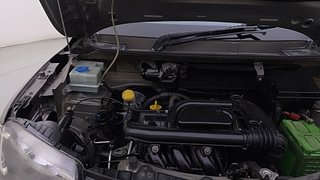 Used 2018 Renault Kwid [2015-2019] 1.0 RXT AMT Petrol Automatic engine ENGINE RIGHT SIDE HINGE & APRON VIEW