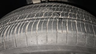 Used 2017 Mercedes-Benz GLC 300 Progressive Petrol Automatic tyres RIGHT FRONT TYRE TREAD VIEW