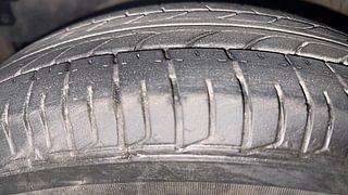 Used 2016 hyundai i10 Sportz 1.1 Petrol Petrol Manual tyres LEFT FRONT TYRE TREAD VIEW