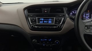 Used 2016 Hyundai Elite i20 [2014-2018] Sportz 1.2 Petrol Manual top_features Integrated (in-dash) music system