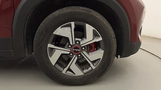 Used 2022 Kia Sonet GTX Plus 1.5 AT Diesel Automatic tyres RIGHT FRONT TYRE RIM VIEW