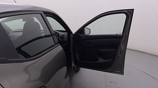Used 2018 Renault Kwid [2015-2019] 1.0 RXT AMT Petrol Automatic interior RIGHT FRONT DOOR OPEN VIEW
