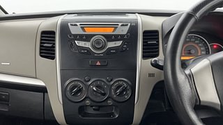 Used 2016 Maruti Suzuki Wagon R 1.0 [2015-2019] VXI AMT Petrol Automatic top_features Integrated (in-dash) music system