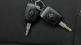 Used 2018 Renault Kwid [2017-2019] CLIMBER 1.0 AMT Petrol Automatic extra CAR KEY VIEW