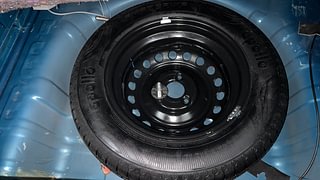 Used 2021 Renault Kwid [2020-2022] NEOTECH 1.0 RXL AMT Petrol Automatic tyres SPARE TYRE VIEW